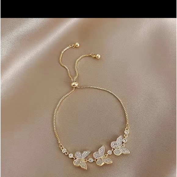Jewelry - 14k gold plated rhinestone butterfly adjustable bracelet